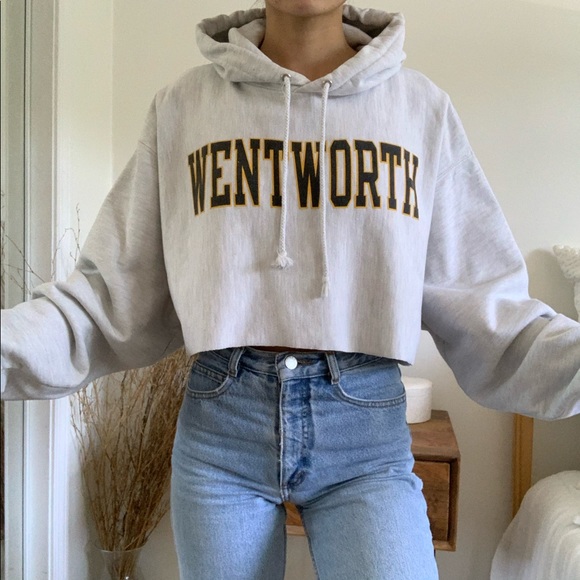 Champion Tops - Vintage Wentworth Champion Cropped Hoodie